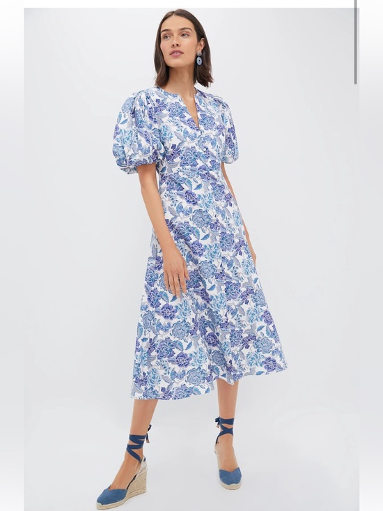 Hyacinth House Dresses & Skirts - Hyacinth House Steel Blue Floral Brody Puff Sleeve Midi Dress - Medium